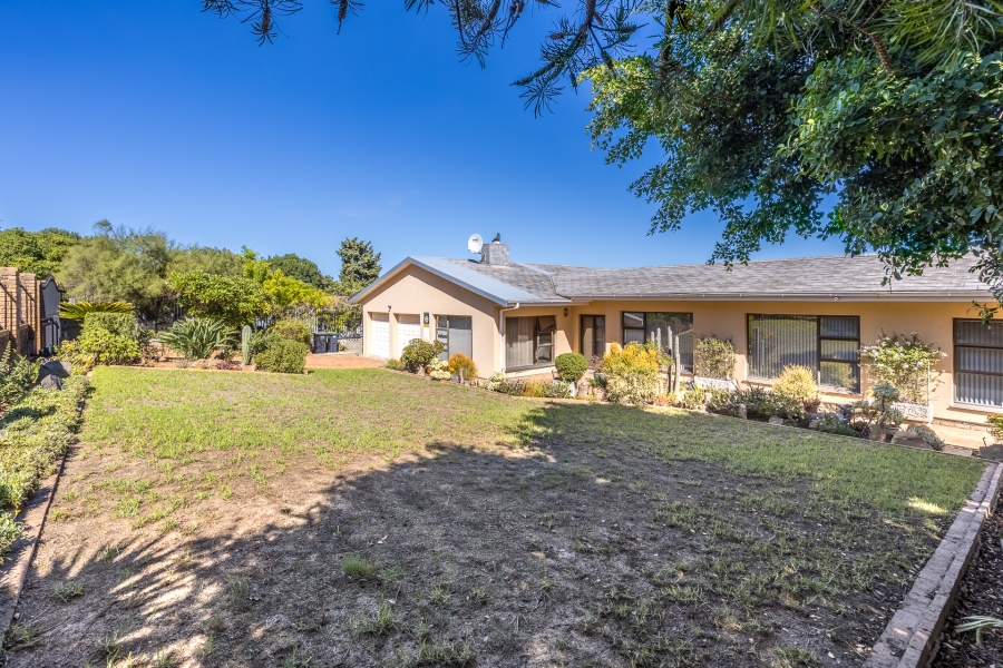 4 Bedroom Property for Sale in Kenridge Western Cape